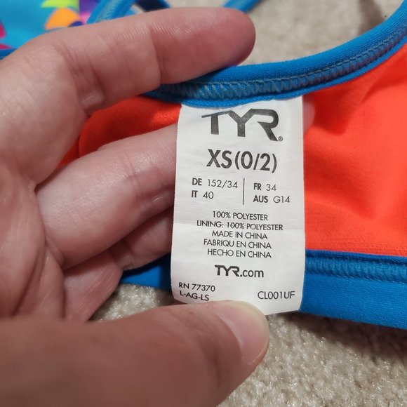 TYR / XS / Women's Le Reve Mojave Neon Geometric Racerback Pullover Bikini Top - Picture 7 of 9